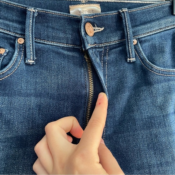 MOTHER The Insider Crop Step Fray Bootcut Jeans Home Movies Denim Size 24 - Picture 6 of 14